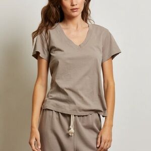 NWT perfectwhitetee Hendrix Mushroom V-Neck T-Shirt